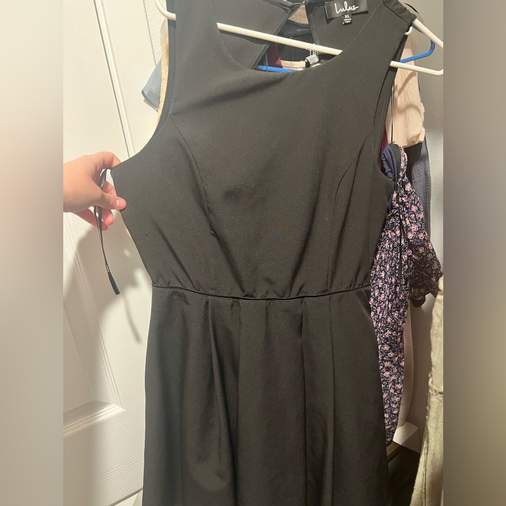 Lulu short open back dress
